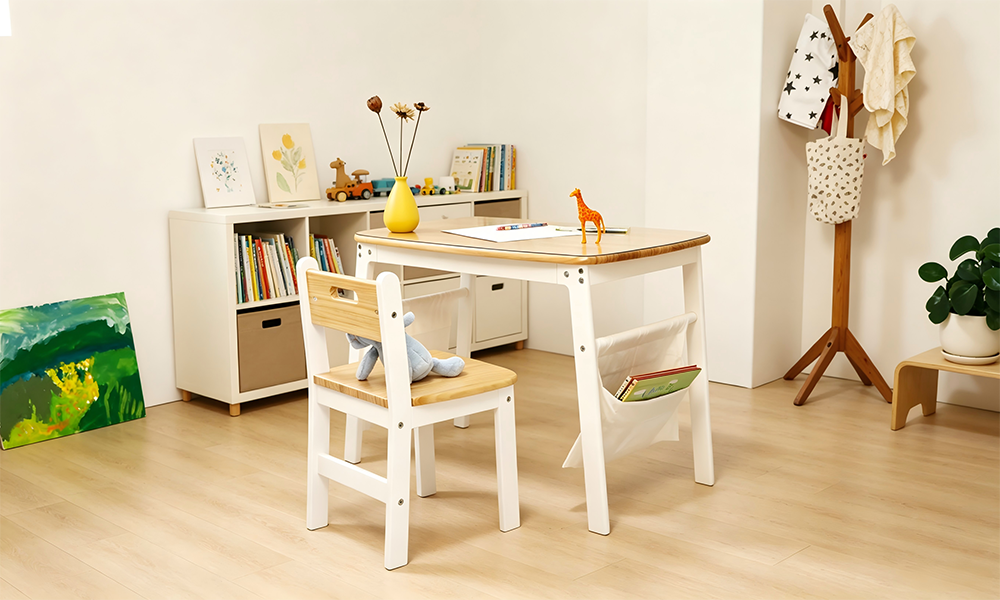 kids learning desk and chair-1k.png